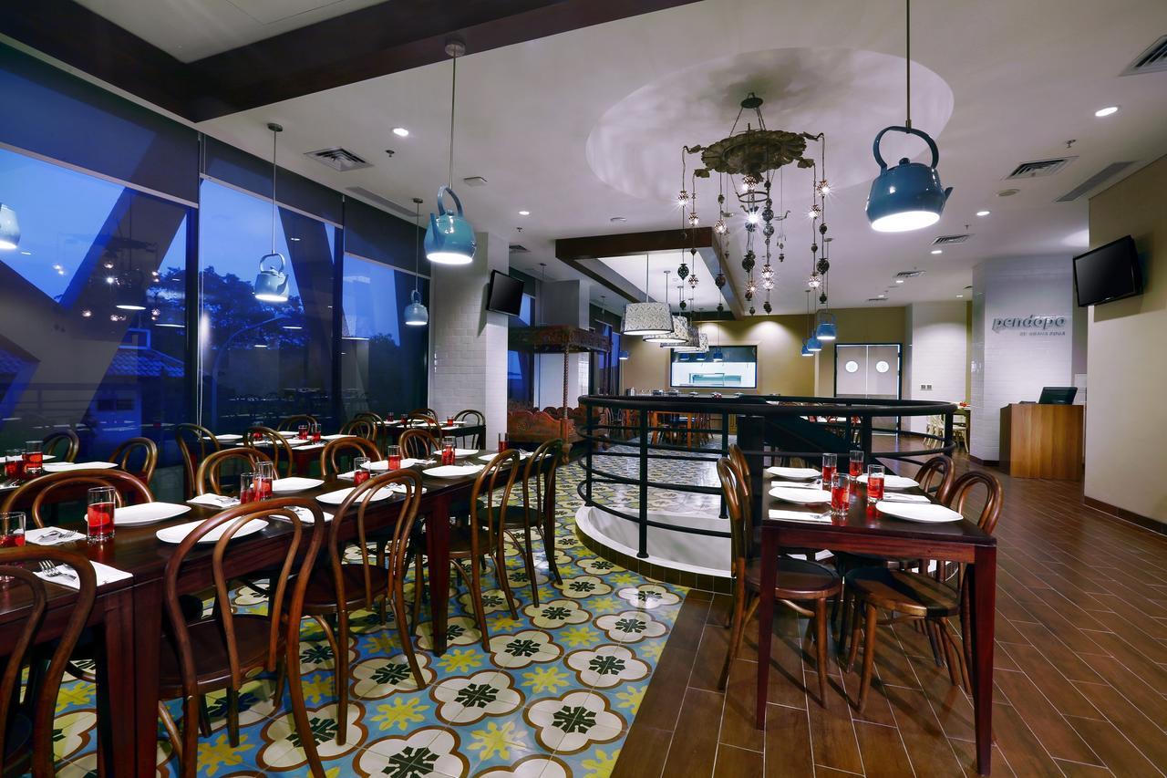 Hotel Neo+ Kebayoran Jakarta Exterior foto